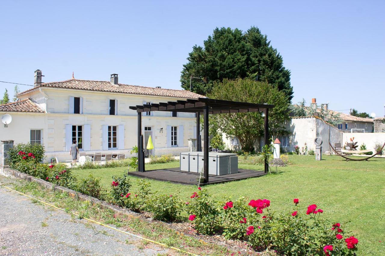 Bed and Breakfast Le Charhido à Saint-Fort-sur-Gironde Extérieur photo