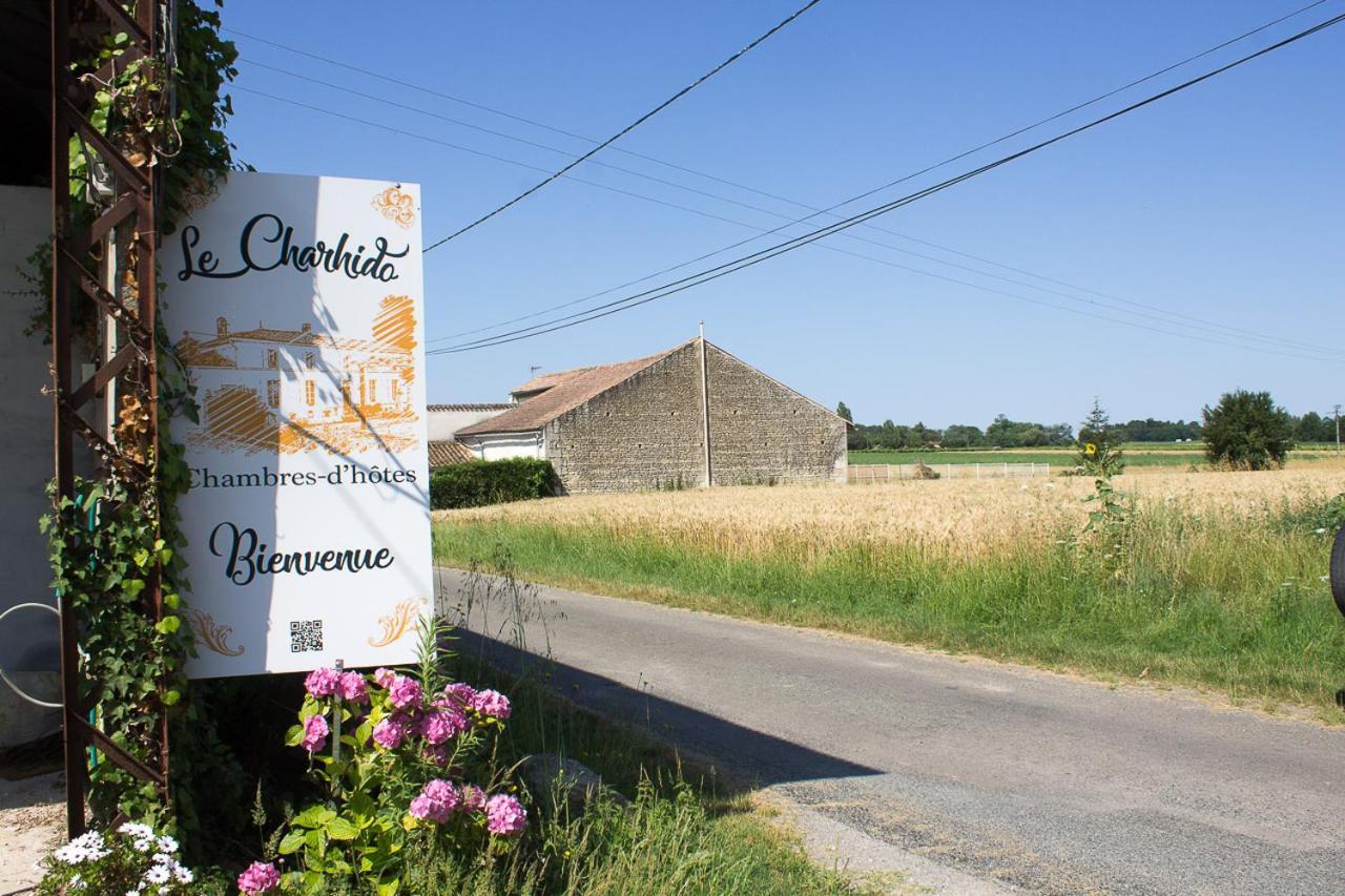 Bed and Breakfast Le Charhido à Saint-Fort-sur-Gironde Extérieur photo