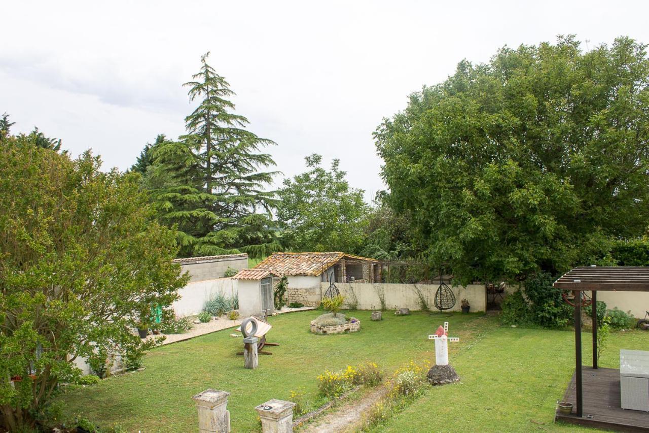 Bed and Breakfast Le Charhido à Saint-Fort-sur-Gironde Extérieur photo